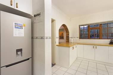 Stilt Seven by HostAgents