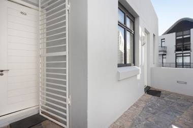 Eden on the Bay 150 by HostAgents