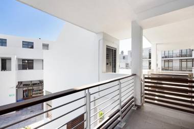 Eden on the Bay 150 by HostAgents