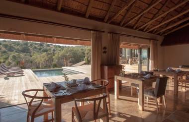 Bukela Game Lodge - Amakhala Game Reserve