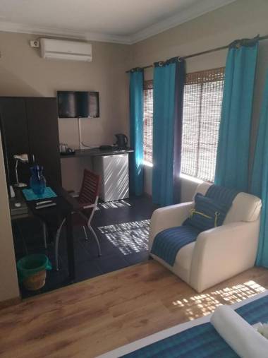 24 Onvrey 3 Star Guest House