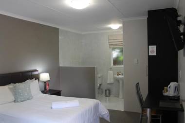 Fin and Feather Guest Lodge