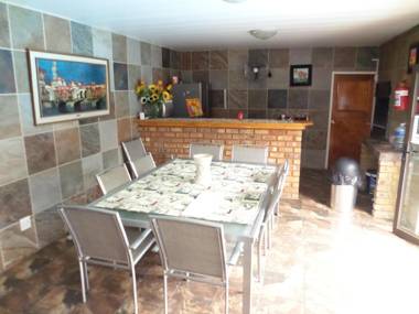 2 Op Terblanche Guesthouse