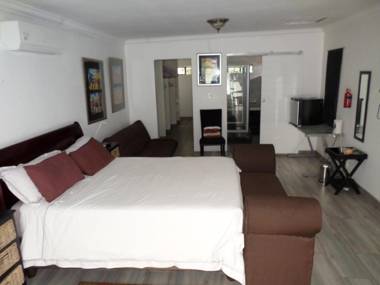 2 Op Terblanche Guesthouse