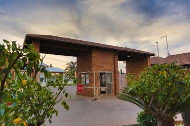 Rudman Townhouses - OR Tambo Airport