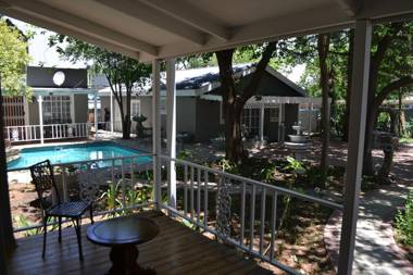 Hobbit Boutique Hotel