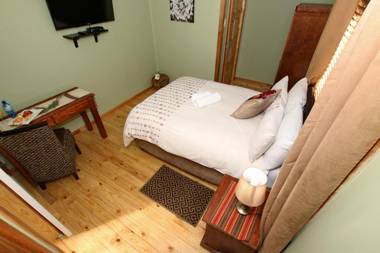 Summer Garden Guest House (The Palms)