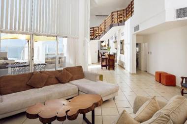 First Group La Montagne