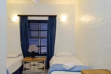 Santorini Thira 18 (Family Only)