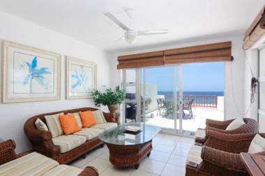 Skiathos 8 - FAMILY ONLY - Max 6 adults and 2 children