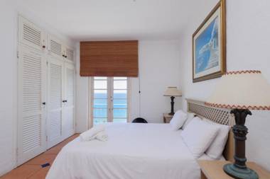 Santorini Thira 24 Family Only