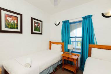 Santorini Kallisti 16 - Family Only