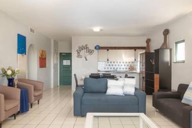 Santorini Kamari 15 Family Only