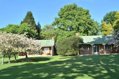 Halliwell Country Inn