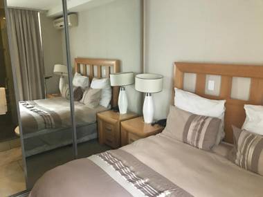 First Divine Suites - Hydro Park