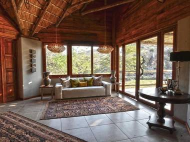 Amakhosi Safari Lodge & Spa