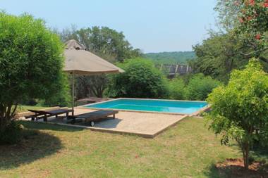 Three Bridges Restaurant Pub and BnB