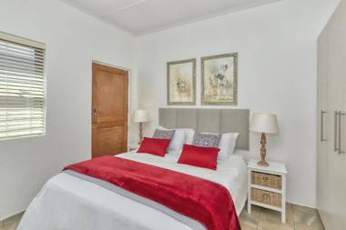 Land's Edge Struisbaai