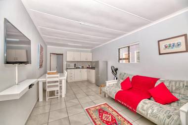 Land's Edge Struisbaai