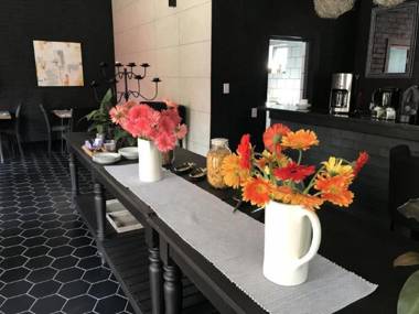 Ruby Rose Countryhouse