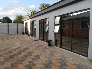 MARTYRS GUEST HOUSE PALACE