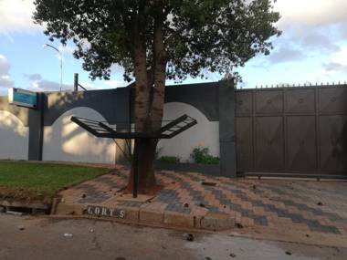 MARTYRS GUEST HOUSE PALACE