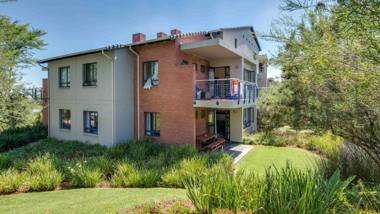 JoziStay @ Jackal Creek Apartments