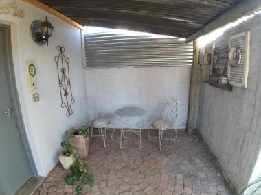 Die Woestynroos Gastehuis