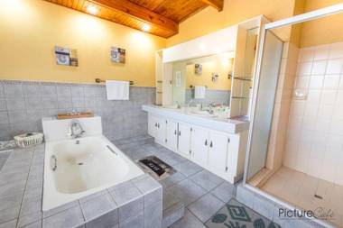 Just Tiffany Guesthouse