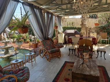 Michael-Angelo Guest House