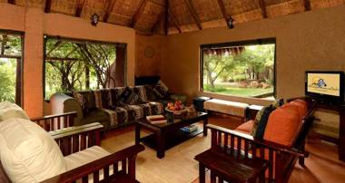 iKhaya LamaDube Game Lodge