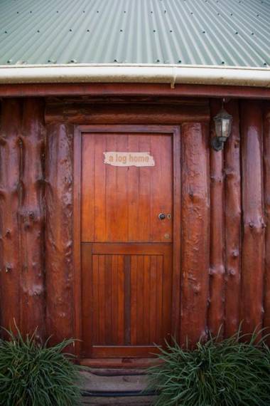 A Log Home at Buffalo Creek