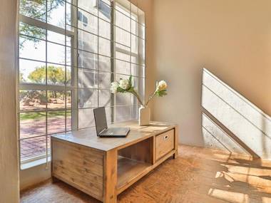 10 Sleeper Guesthouse Featherwood Farm