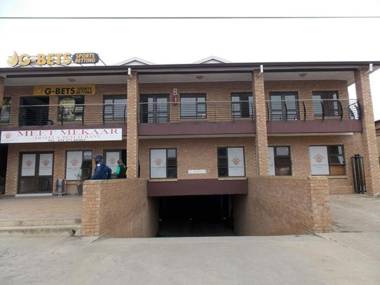 Meet Mekaar Resorts - Nquthu Hotel