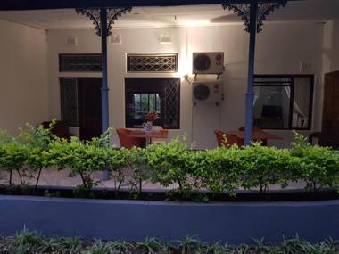 JENNY'S BED & BREAKFAST