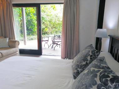 SwallowsNest Guesthouse