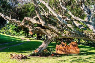 Kingfisher Lakeside Retreat
