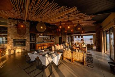 Zulu Rock Lodge - Babanango Game Reserve