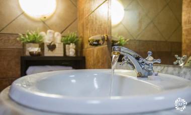 Meraki Country Manor