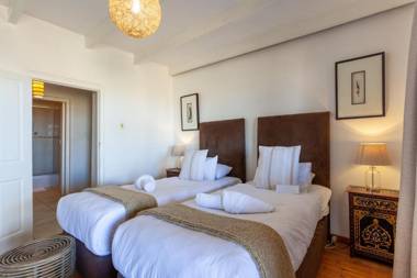 Inverdoorn Game Reserve Lodge