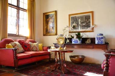 Die Tuishuise & Victoria Manor