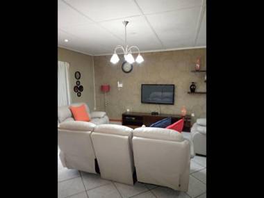 3 bedrooms exclusive house in Northmead