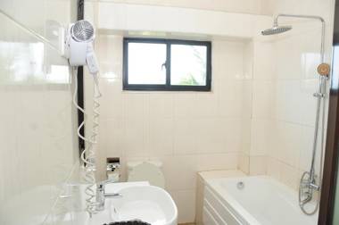 Road view Park Hotel