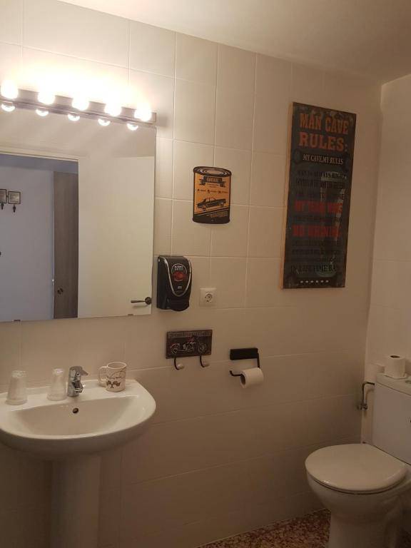 Barri Antic Hostel & Pub