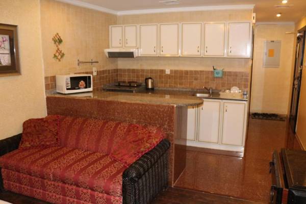 Hafez Hotel Apartments Al Ras Metro Station