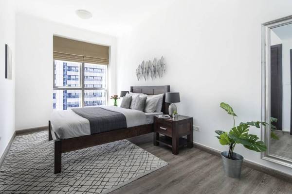 Stunning Marina 2BR With Sea Views