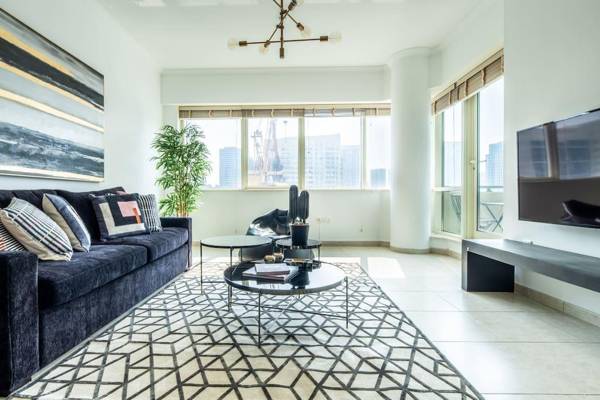 Striking 1BR in Dubai Marina - Minutes from Beach