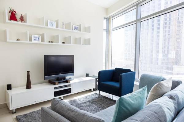 Perfect location! 1BR with best views to Marina