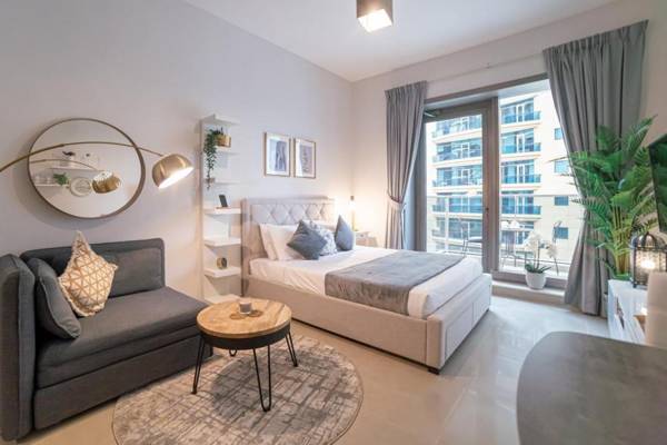 Deluxe Studio with Dubai Marina views