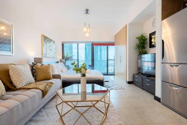 GuestReady - Lux Studio with a View